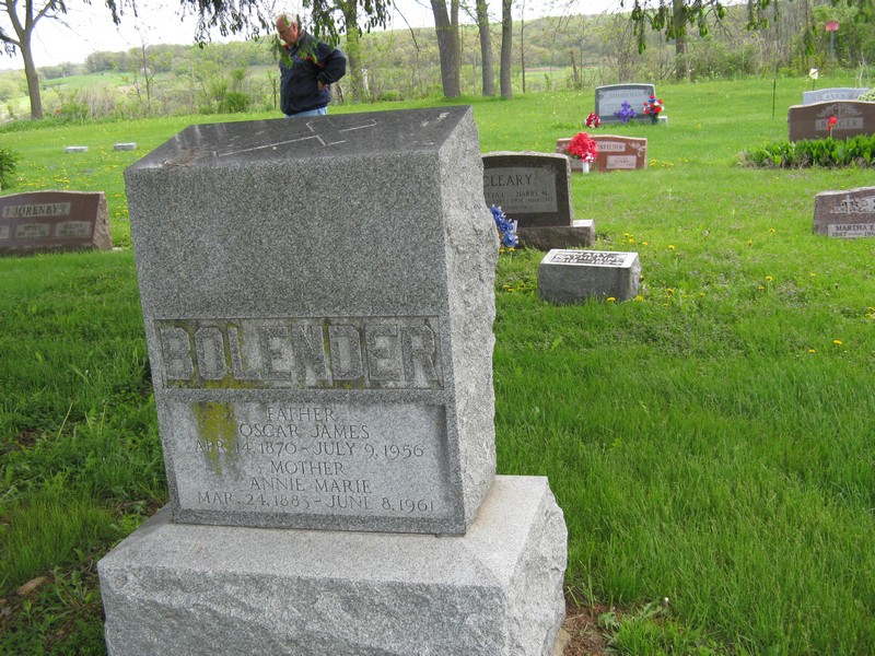 Bolender Monument - 940, Bolender, Oscar James & Annie Marie